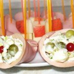 Рулетики с яйцом и горошком
