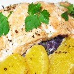 Семга, запеченная в духовке с овощами и апельсином