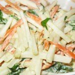 Салат из кольраби с морковью и сметаной