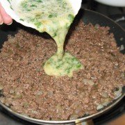 Пирожки из слоеного теста  с бараниной - шаг 3