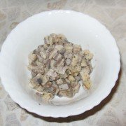 Фаршированные яйца с сельдью - шаг 1