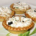 Тарталетки с тунцом и сыром Фета