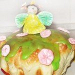 Кулич с ангелом из марципана