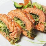 Фаршированный рулет из семги, с рисом и шпинатом