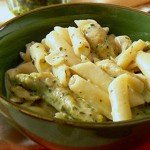 Макароны Пенне со сливочным соусом Песто и курицей
