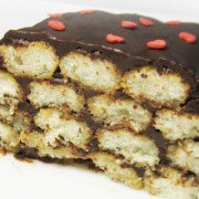 Итальянский десерт с печеньем савоярди и шоколадным кремом