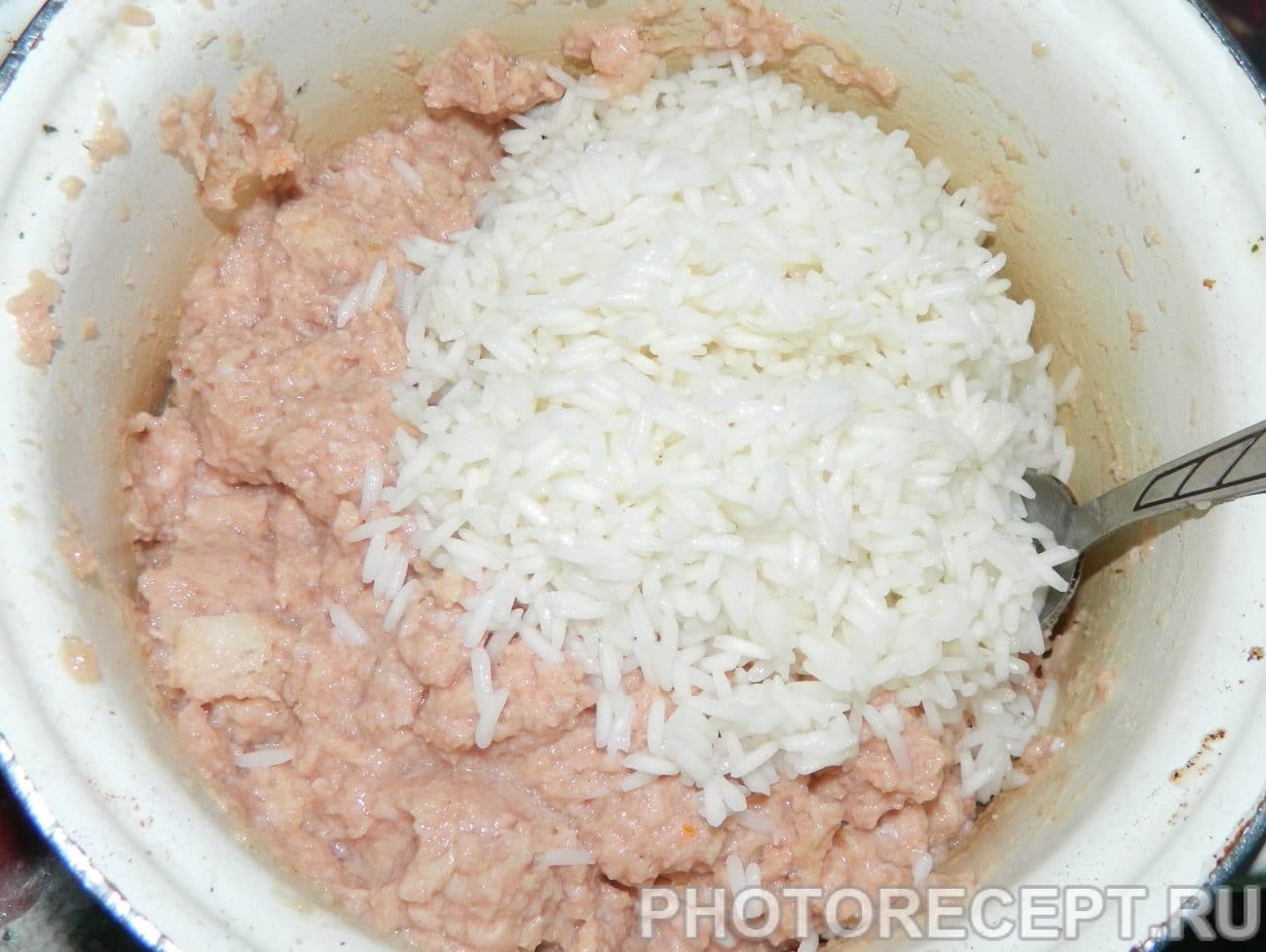 Как делать ежики из фарша с рисом на сковороде пошаговый рецепт Как делать ежики из фарша с рисом на сковороде пошаговый рецепт