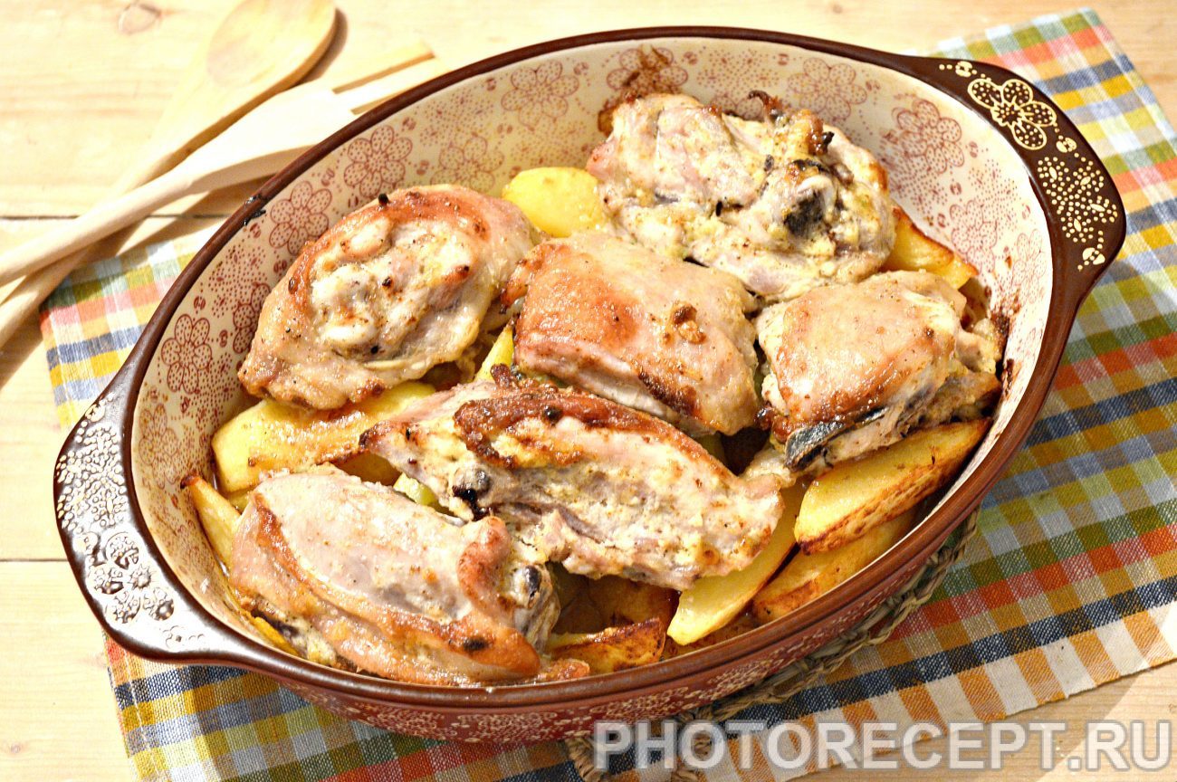 Куриные бёдрышки с картошкой в духовке рецепт пошагово Куриные бёдрышки с картошкой в духовке рецепт пошагово