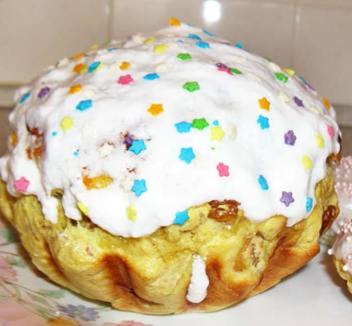 Фото рецепта - Пасхальный шафрановый кулич с миндалем и изюмом - шаг 15