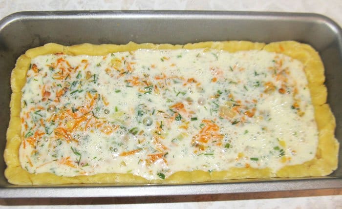 Пирог с морковкой и луком в духовке