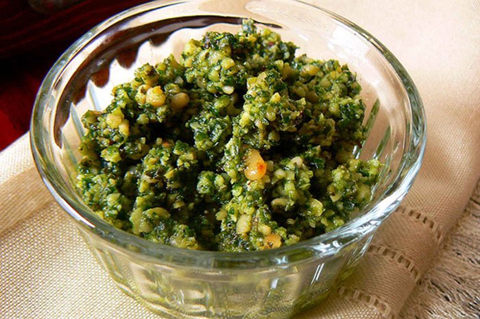 Фото рецепта - Макароны Пенне со сливочным соусом Песто и курицей - шаг 2