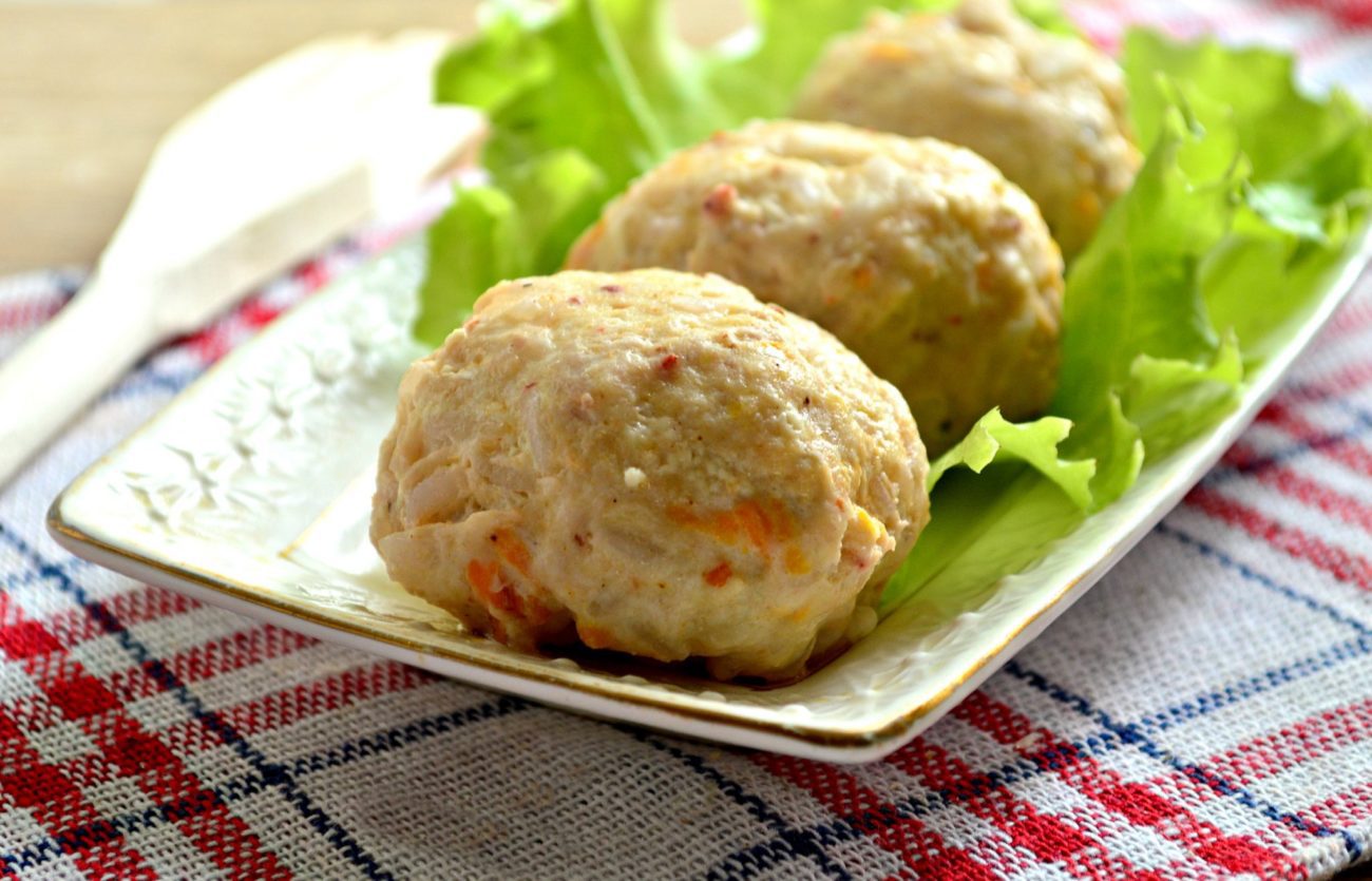 Тефтели из куриной грудки с овощами
