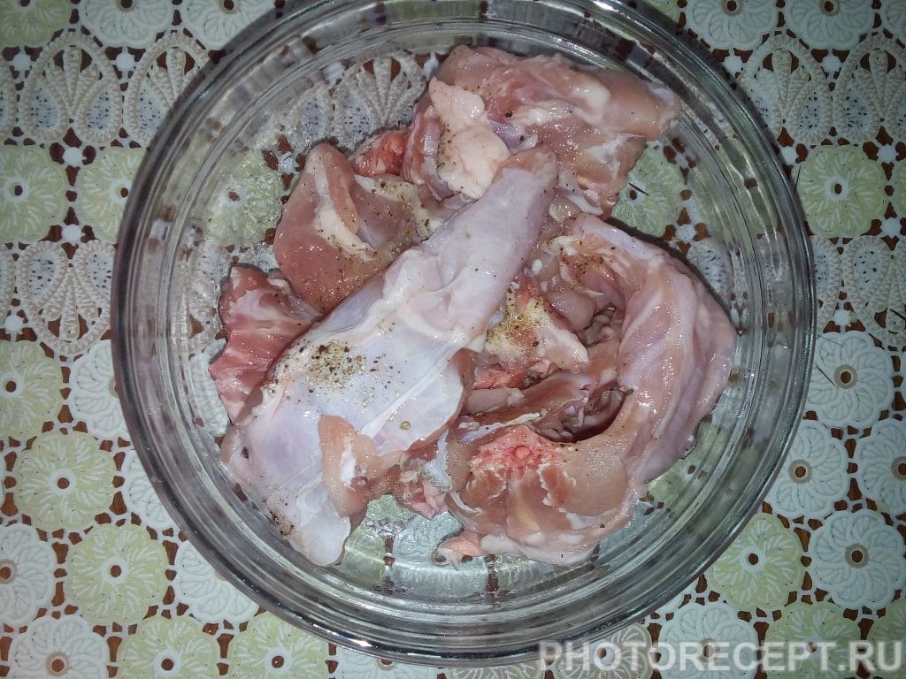 Фото рецепта - Тушеная картошка с мясом кролика в сметане - шаг 3