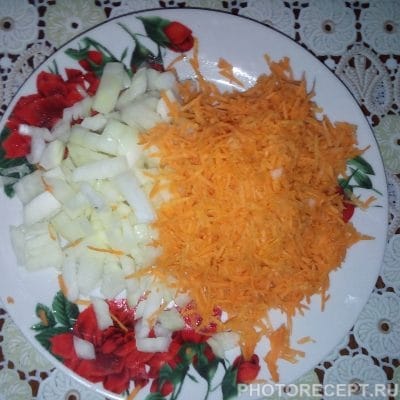Фото рецепта - Тушеная картошка с мясом кролика в сметане - шаг 2