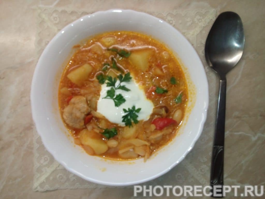 Фото рецепта - Несказанно вкусный борщ с фасолью - шаг 7