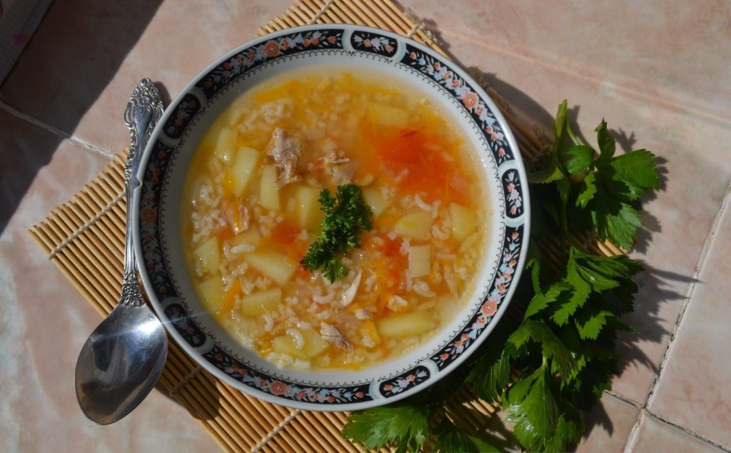 «Неправильный» харчо с курицей в мультиварке