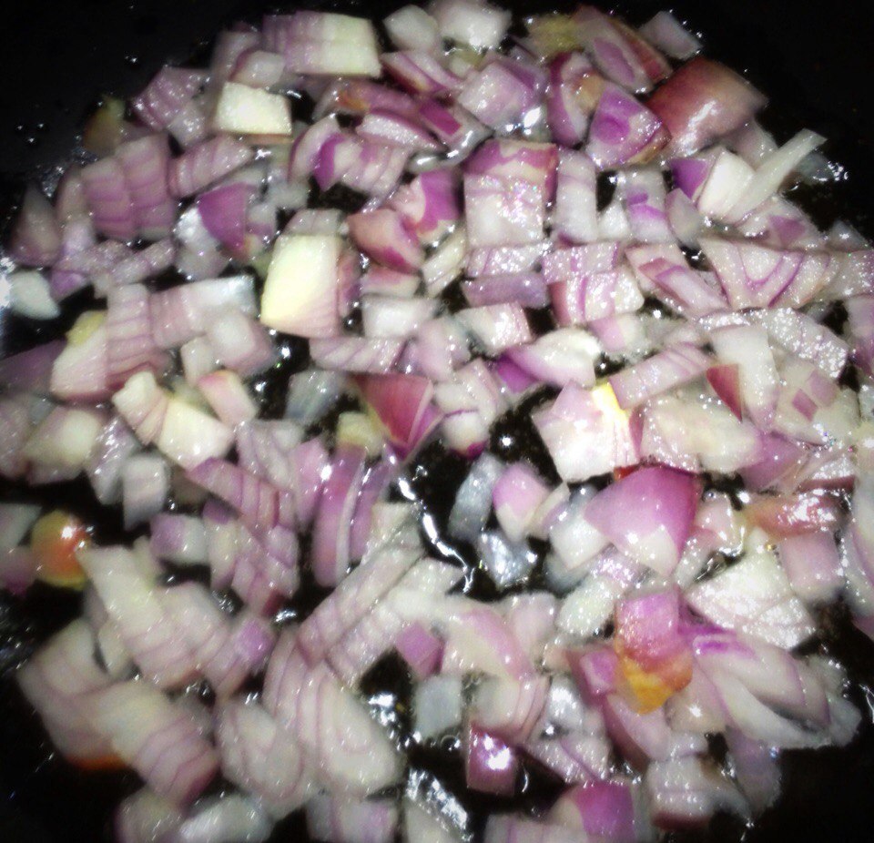 Фото рецепта - Сборная солянка с колбасой и копченой курицей - шаг 6