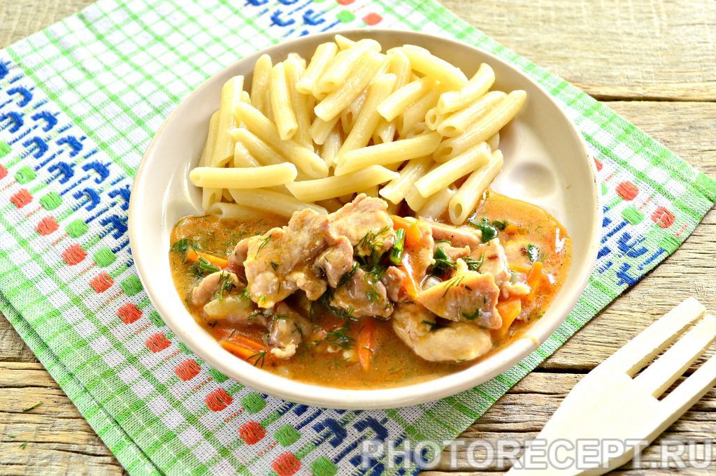 Фото рецепта - Мясо с овощами на сковороде - шаг 10