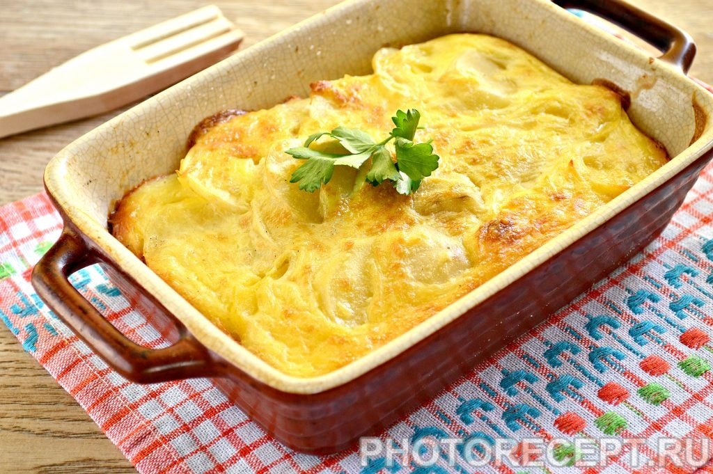 Фото рецепта - Картофельная запеканка с сыром и майонезом - шаг 12