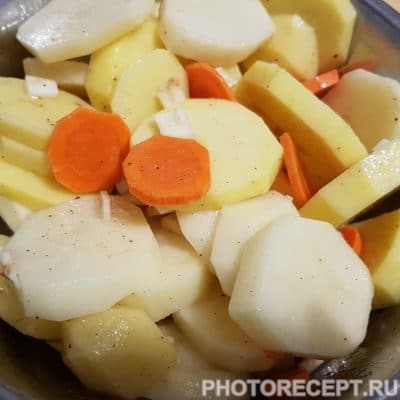 Фото рецепта - Нежный карп с овощами в духовке - шаг 3