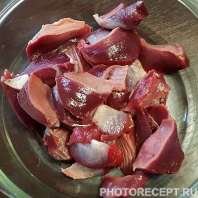 Фото рецепта - Домашнее жаркое с куриными желудками - шаг 1