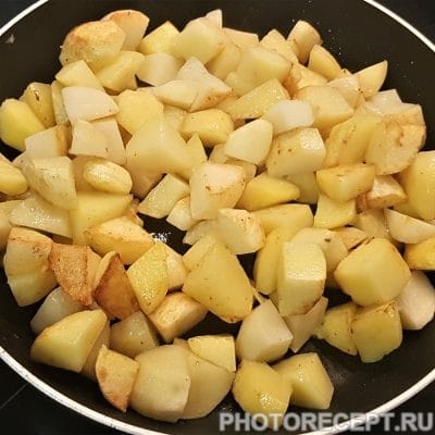 Фото рецепта - Домашнее жаркое с куриными желудками - шаг 4