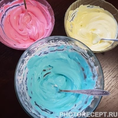 Фото рецепта - Праздничные кексы — капкейки - шаг 4