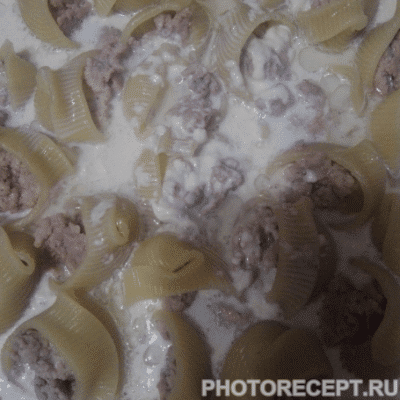Фото рецепта - Фаршированные макароны тушеные в молоке - шаг 5