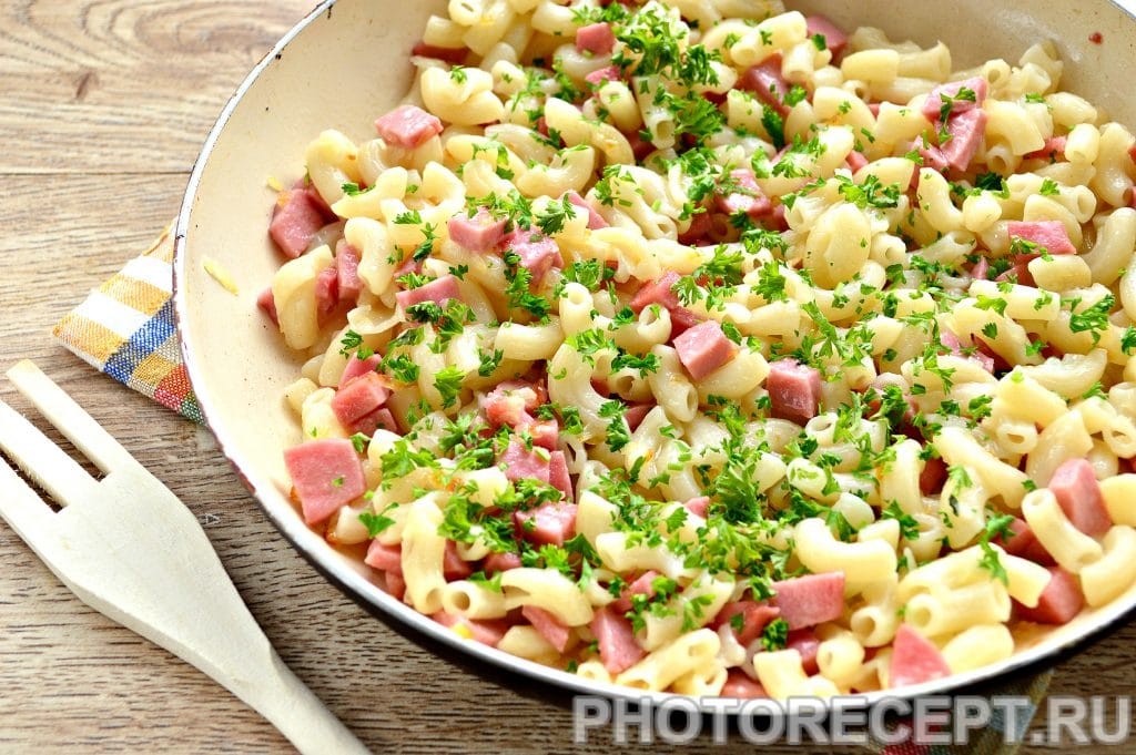 Макароны по-флотски с колбасой