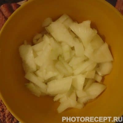 Фото рецепта - Фасолевый суп с томатами и курицей - шаг 2