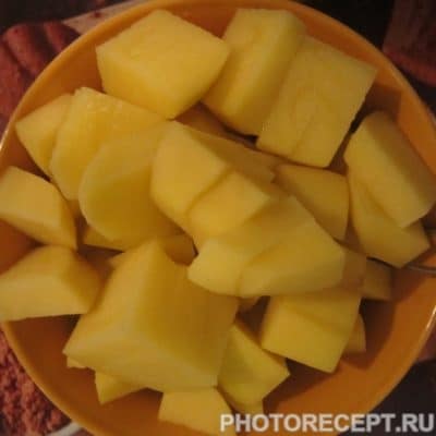 Фото рецепта - Фасолевый суп с томатами и курицей - шаг 1