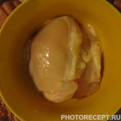 Фото рецепта - Фасолевый суп с томатами и курицей - шаг 1