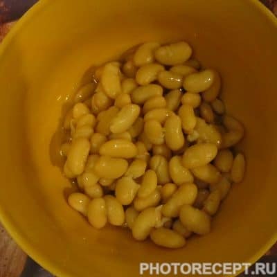 Фото рецепта - Фасолевый суп с томатами и курицей - шаг 1
