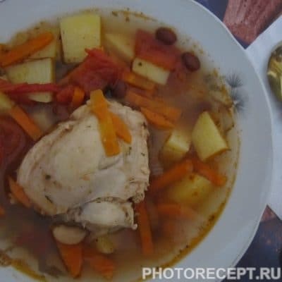 Фото рецепта - Фасолевый суп с томатами и курицей - шаг 5