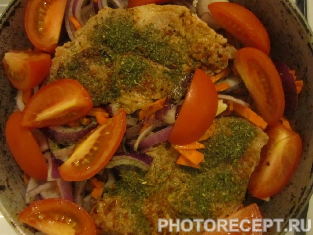 Фото рецепта - Тушённое мясо с овощами на сковороде - шаг 4