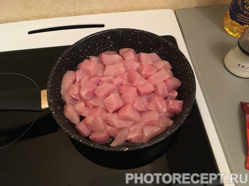 Фото рецепта - Пикантная тушеная курица - шаг 3