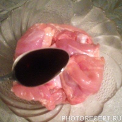 Фото рецепта - Куриное мясо в соевом соусе, запеченное в духовке - шаг 3