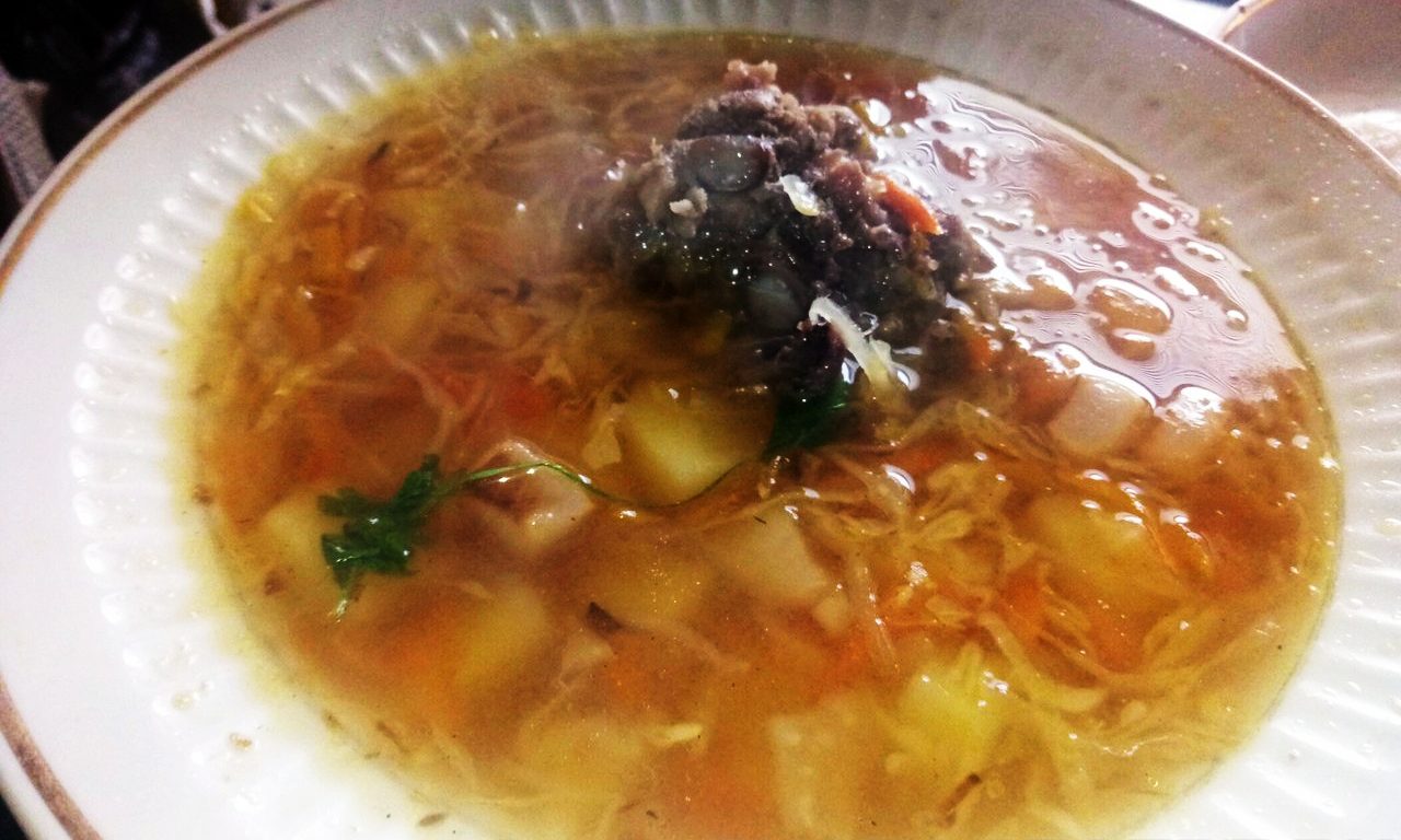 Щи из квашенной капусты со свининой