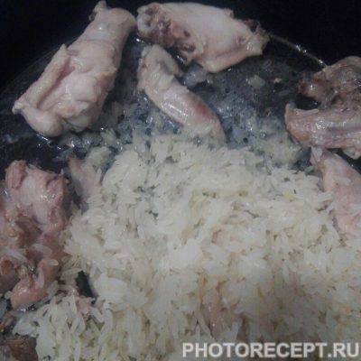 Фото рецепта - Тушеная курица с рисом и овощами - шаг 3