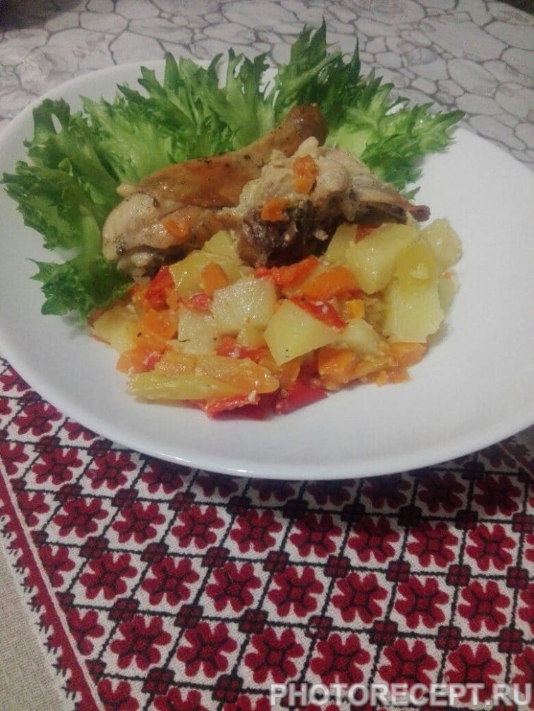 Курица с овощами в духовке