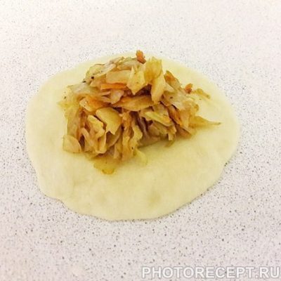 Фото рецепта - Пирожки с капустой - шаг 8