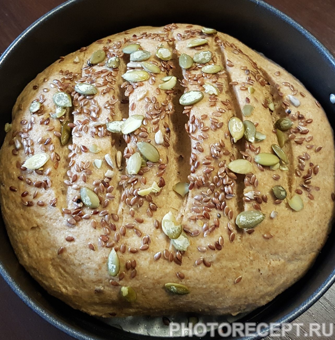 Бездрожжевой яблочный хлеб с цельнозерновой мукой, орехами и корицей