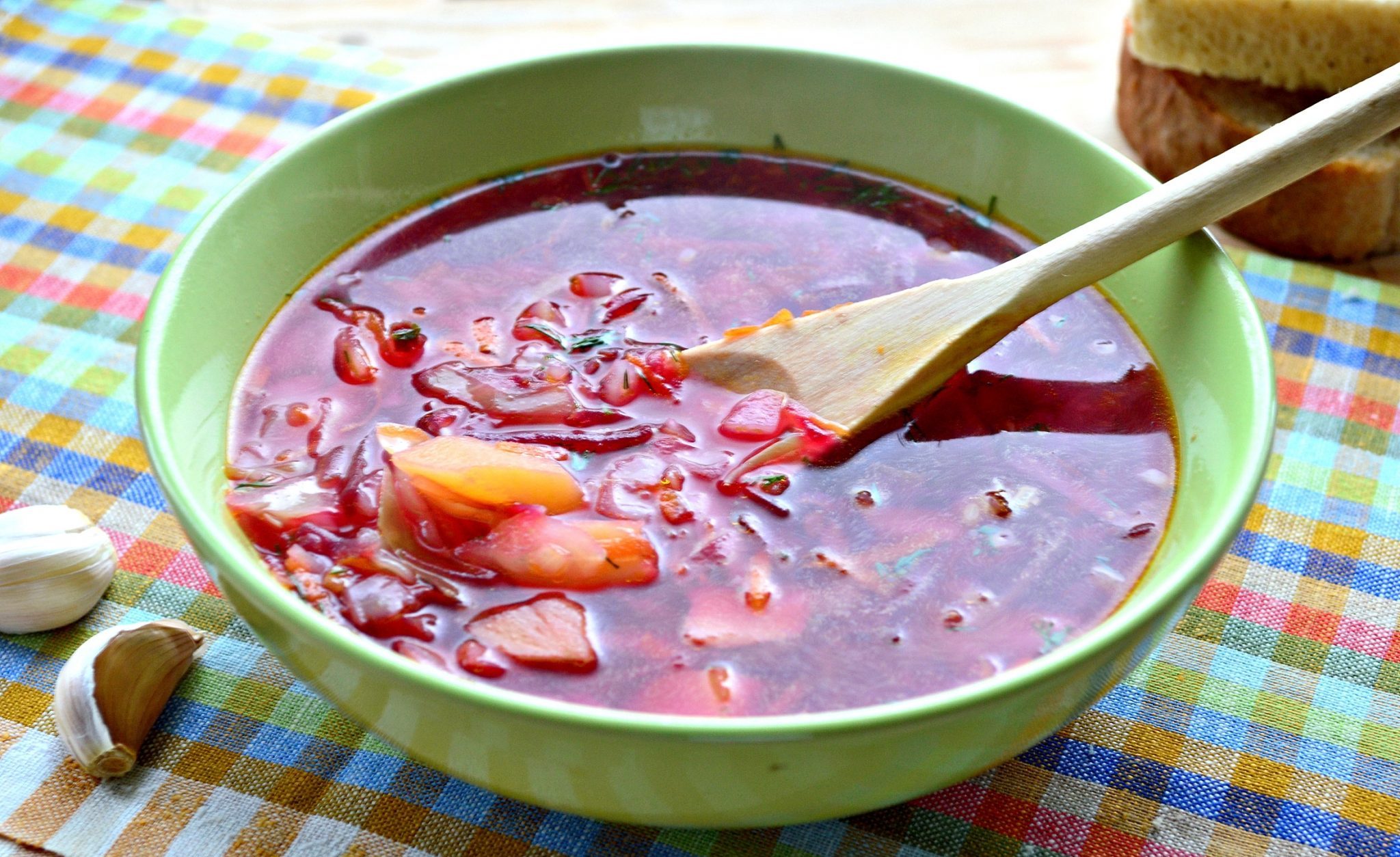 борщок свекольный. постный борщ с квашеной капустой. щи с квашеной капустой и тушенкой. борщ из красной капусты. борщ из свекольной ботвы.