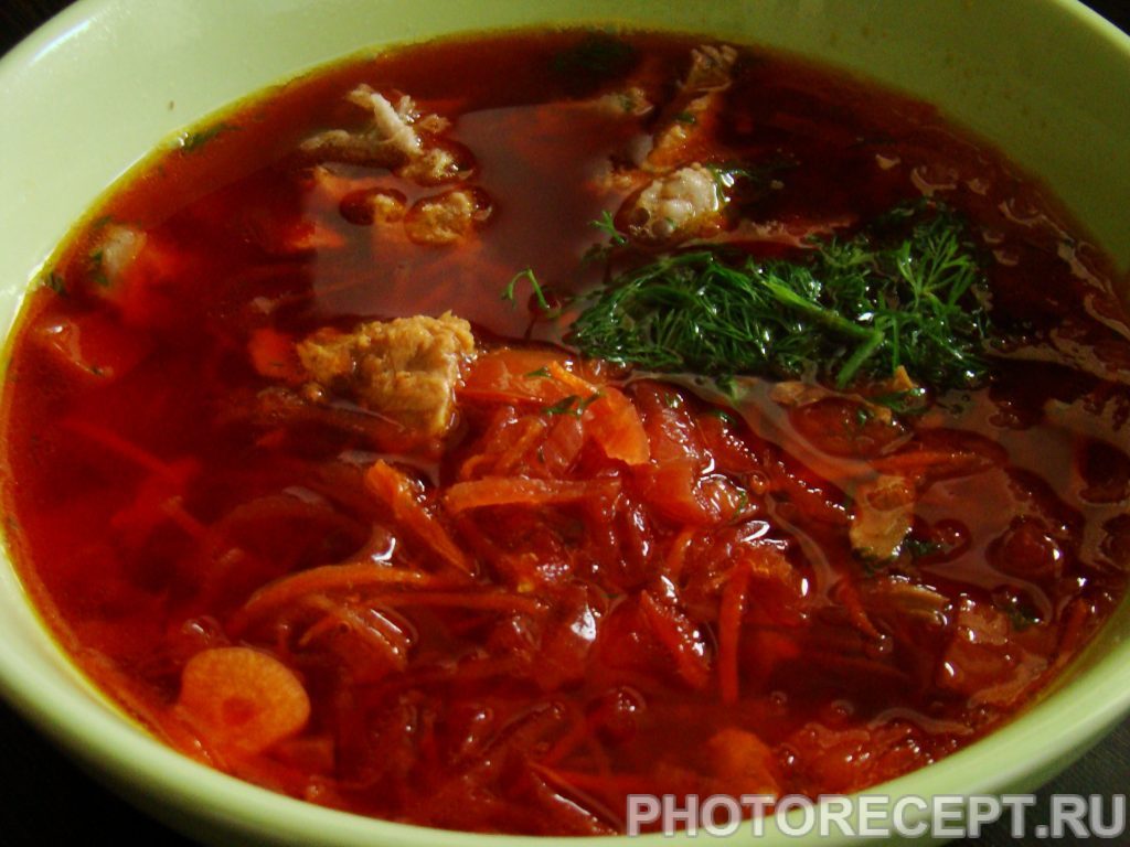Горячий свекольник с мясом