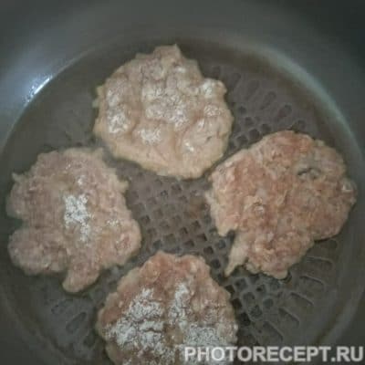 Фото рецепта - Гамбургеры «Домашние» с мясной котлетой - шаг 3