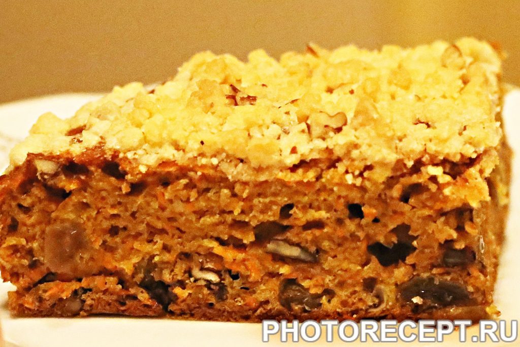 Морковный кекс с пеканом и штрейзелем