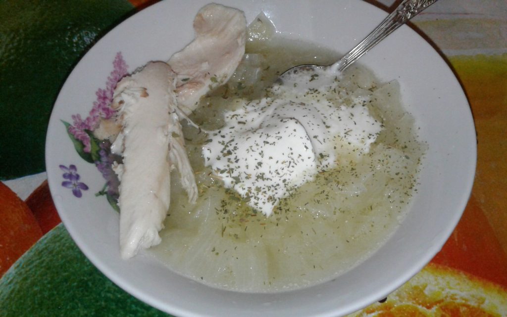 Суп луковый с куриным мясом