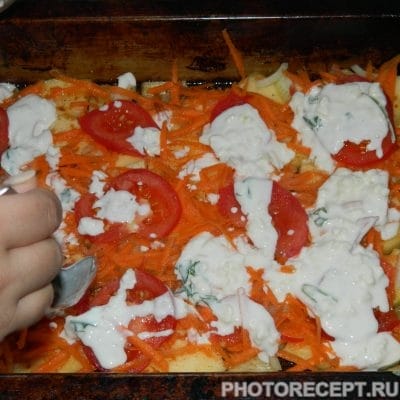 Фото рецепта - Кабачки, запеченные с овощами под сырным соусом - шаг 5