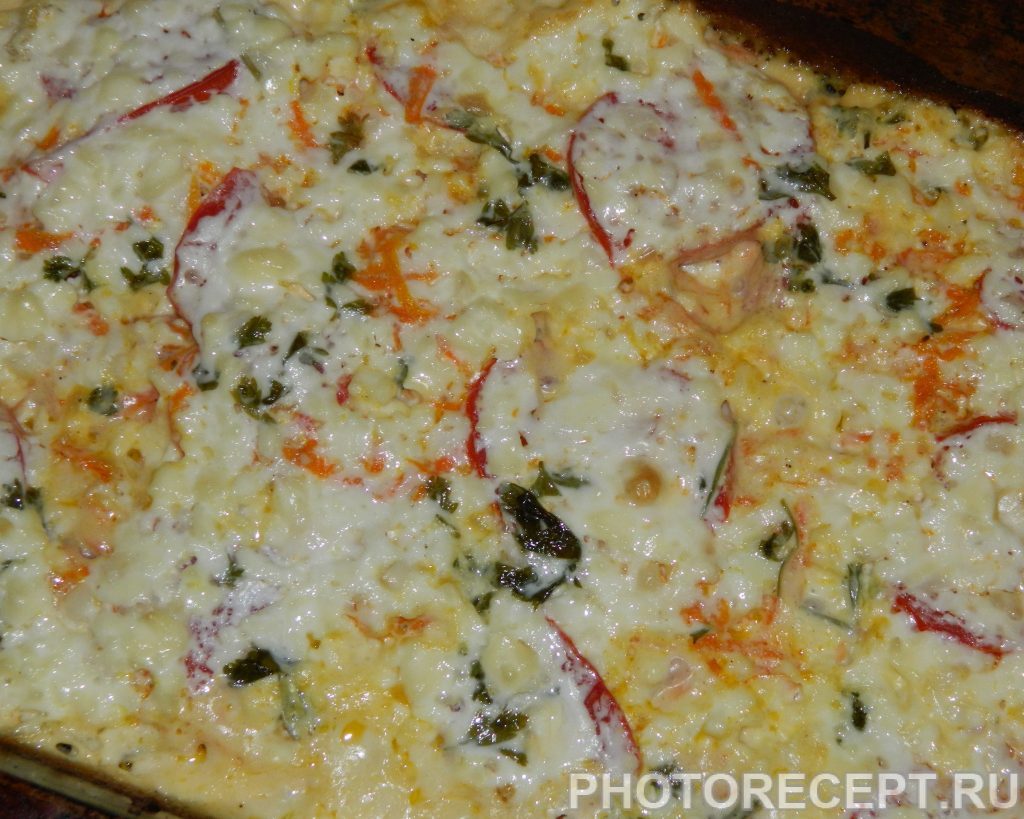 Кабачки, запеченные с овощами под сырным соусом