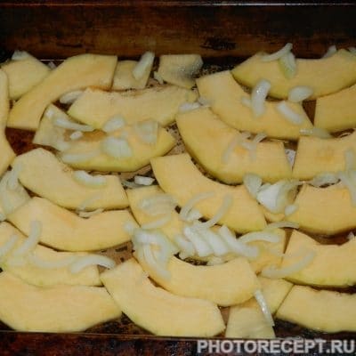 Фото рецепта - Кабачки, запеченные с овощами под сырным соусом - шаг 2
